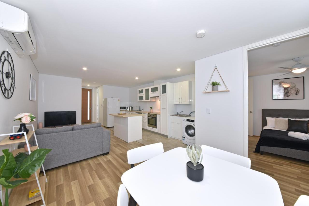 2X2 Modern Apartment Near Airport And City Пърт Екстериор снимка