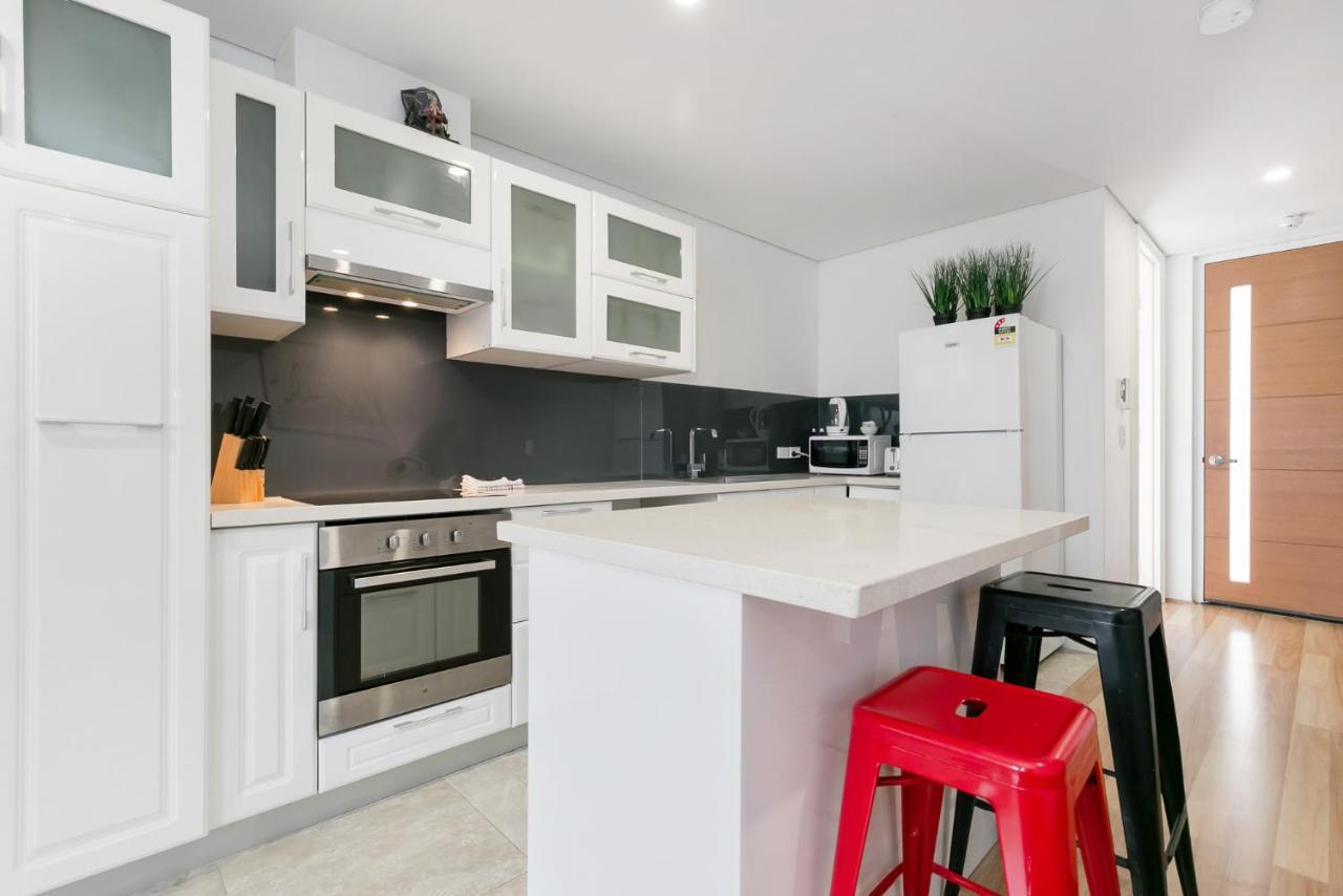 2X2 Modern Apartment Near Airport And City Пърт Екстериор снимка