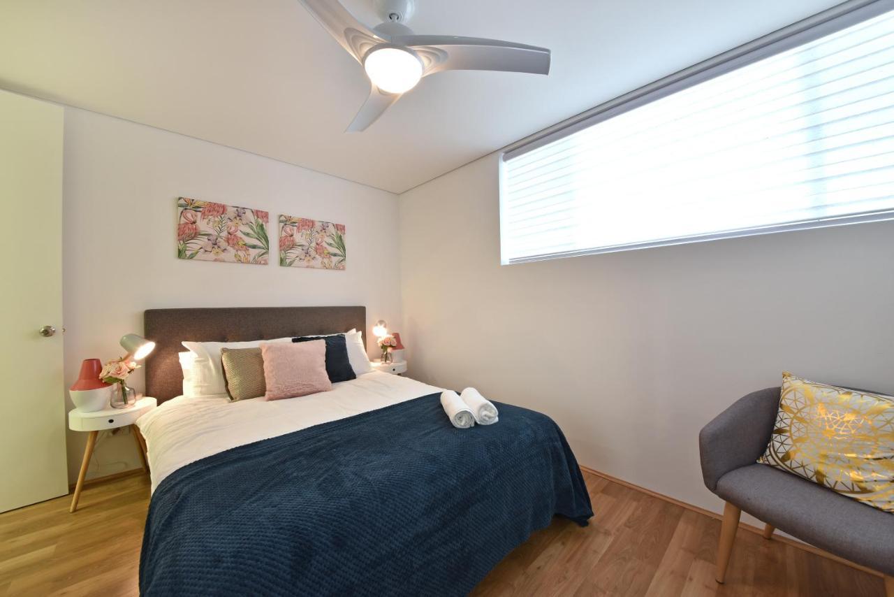 2X2 Modern Apartment Near Airport And City Пърт Екстериор снимка