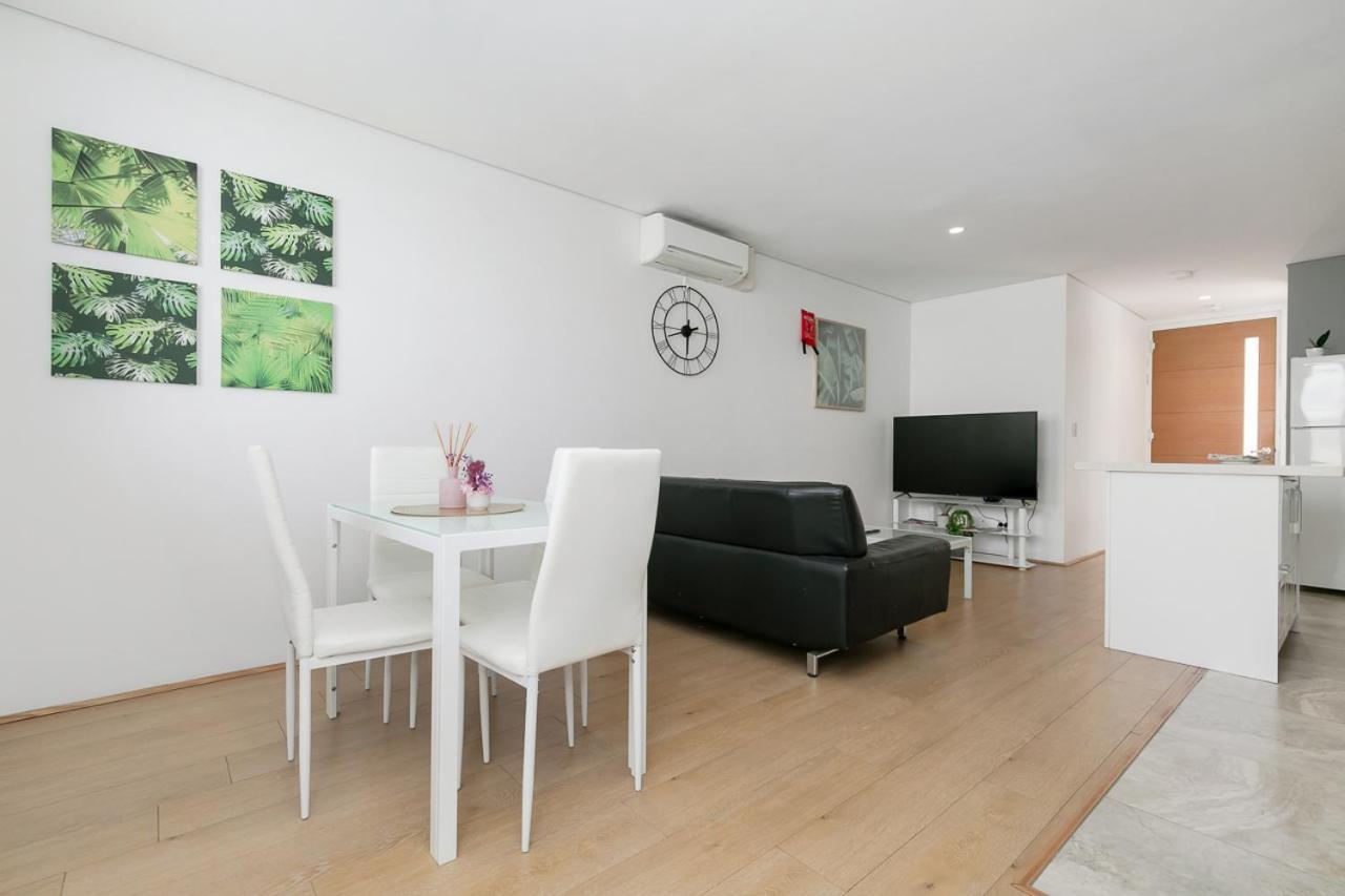 2X2 Modern Apartment Near Airport And City Пърт Екстериор снимка