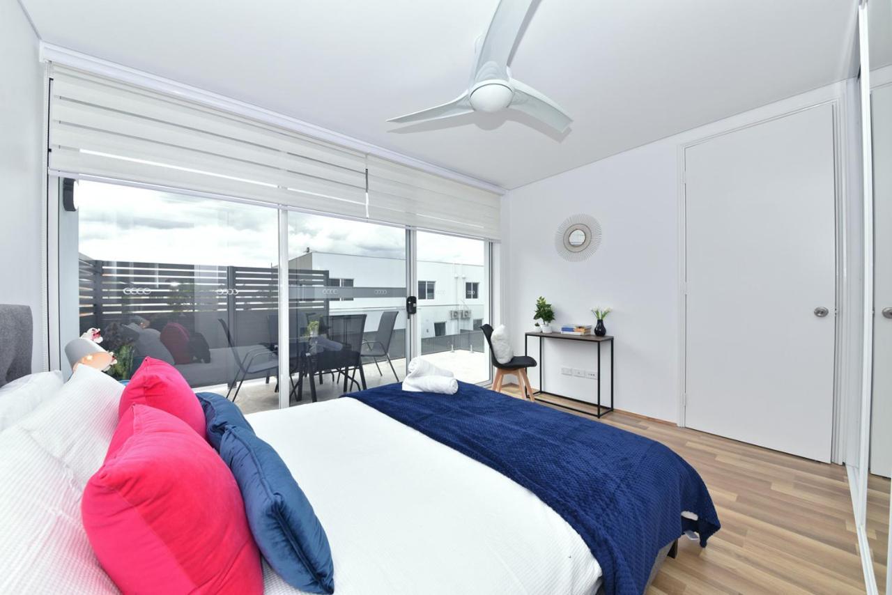 2X2 Modern Apartment Near Airport And City Пърт Екстериор снимка